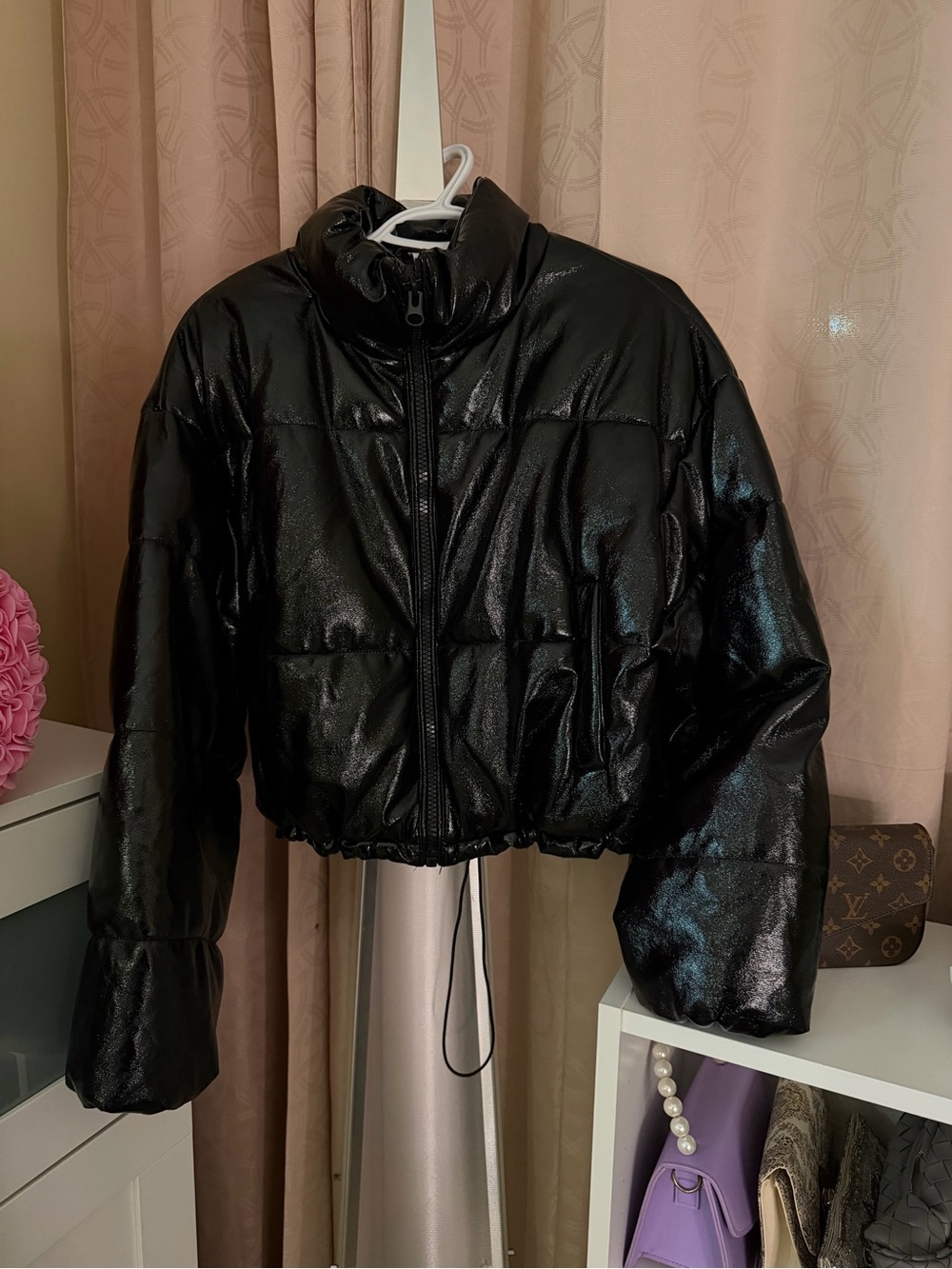 Divided Black Shiny Cropped Puffer Jacket